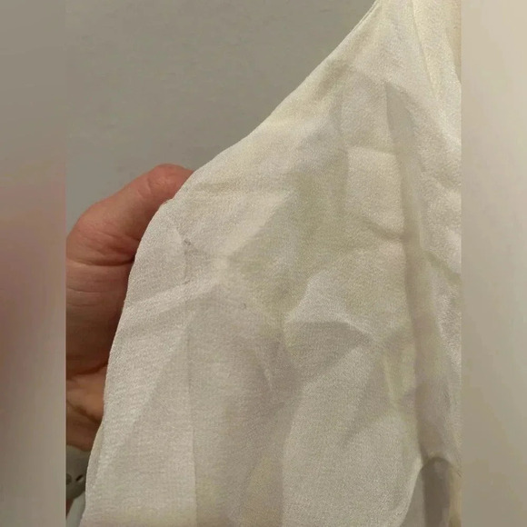 HAUTE HIPPIE Silk White Off The Shoulder Blouse / Size Medium / - Picture 6 of 10